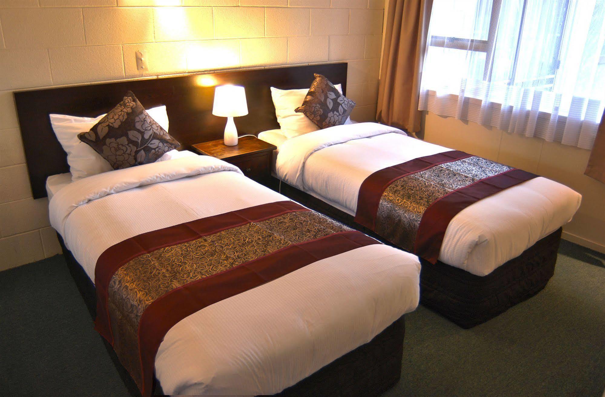 Barcelona Motel Taupo Exterior photo